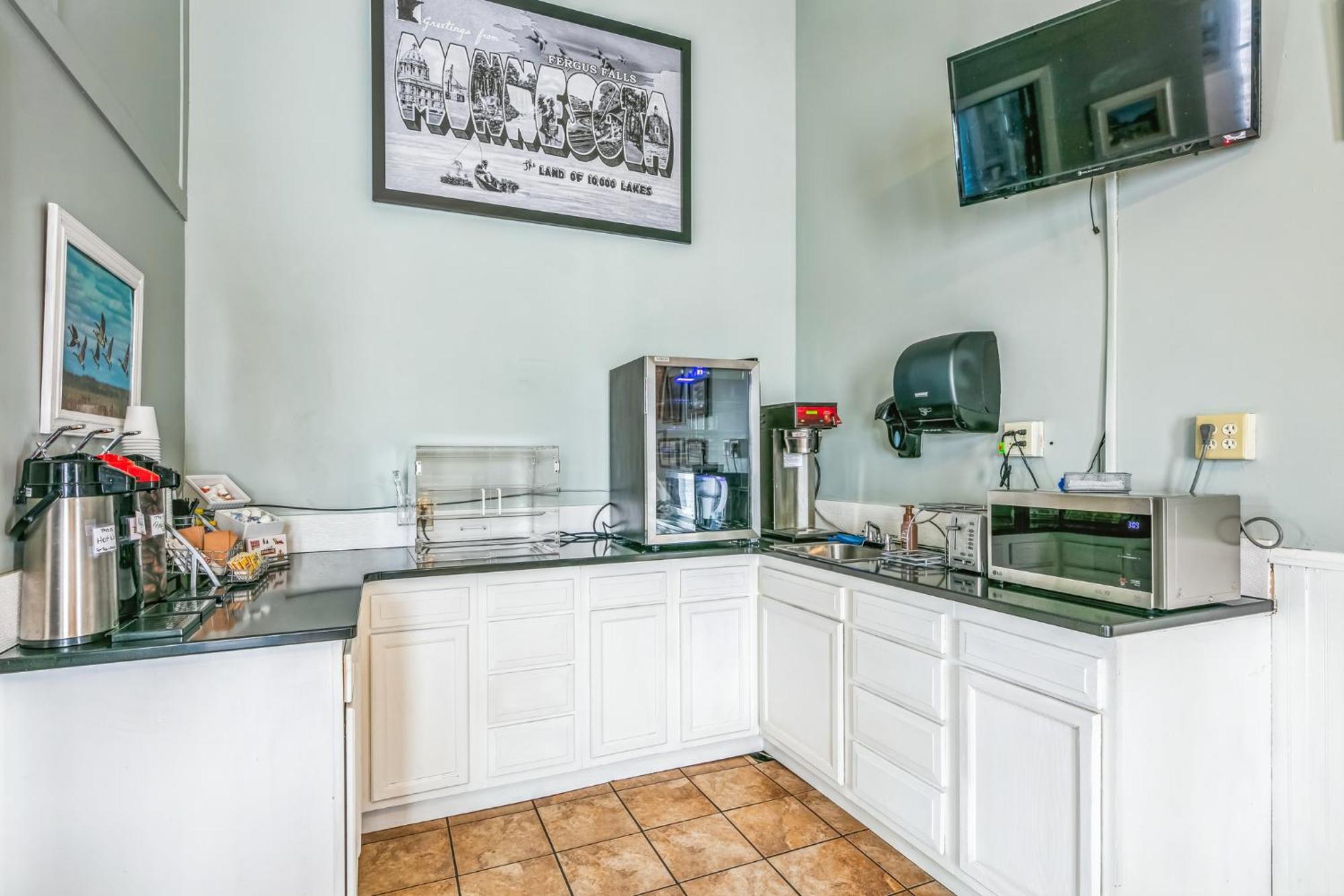 Hotel 8 Fergus Falls Экстерьер фото