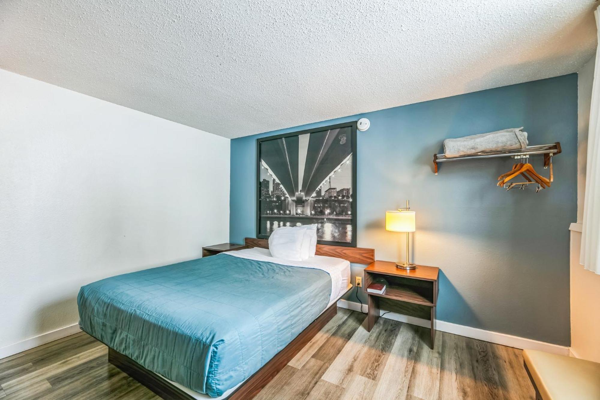 Hotel 8 Fergus Falls Экстерьер фото