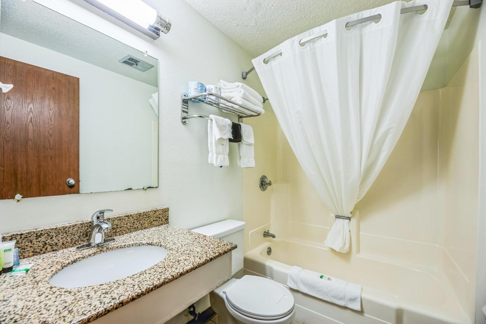 Hotel 8 Fergus Falls Экстерьер фото