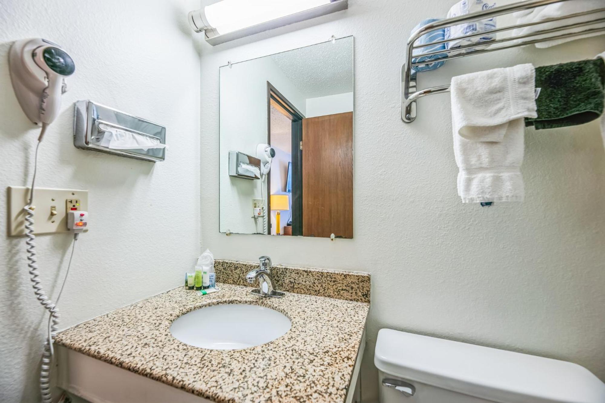 Hotel 8 Fergus Falls Экстерьер фото